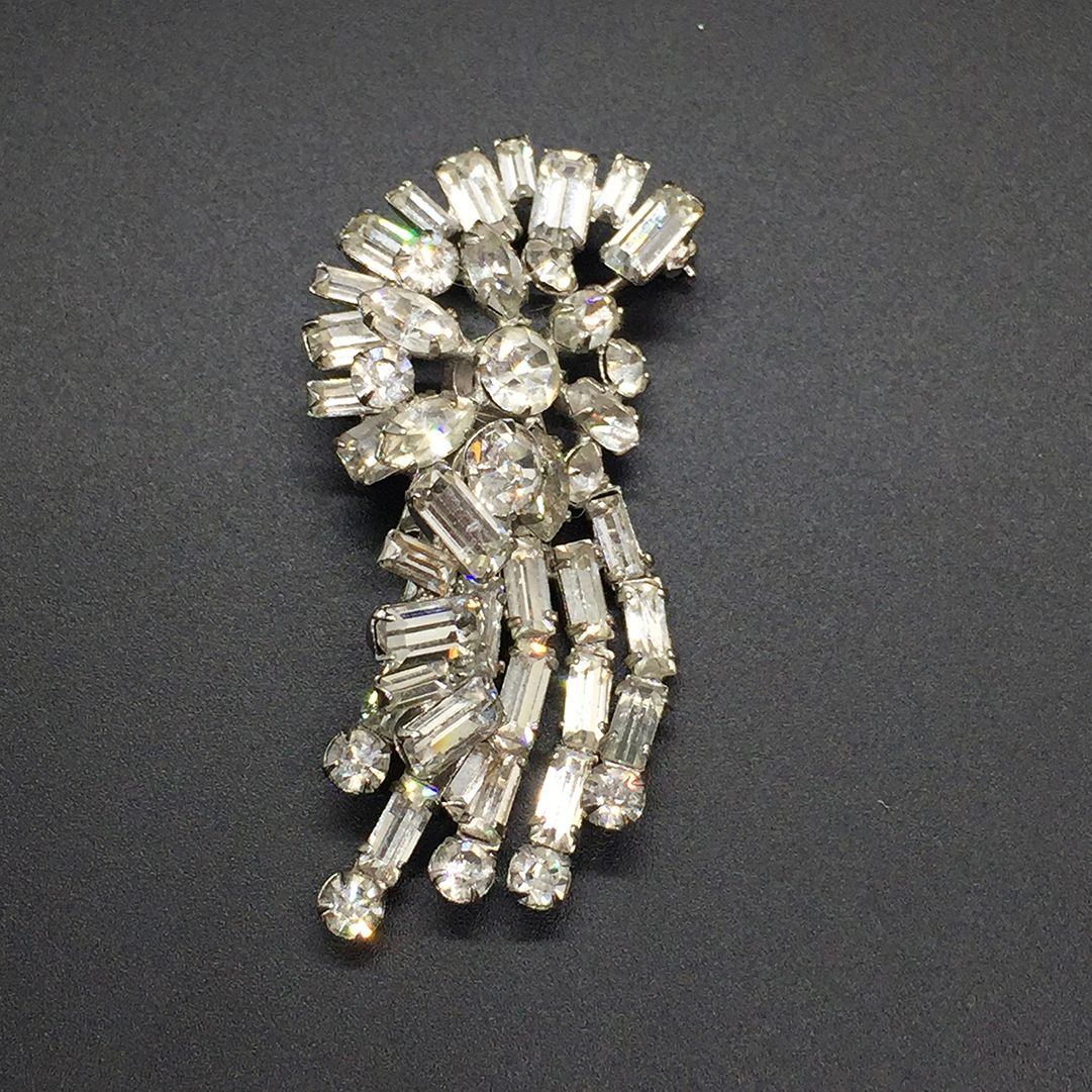 1950s Vintage Costume Jewelry Diamond Rhinestone Leaf/flower Form Silver  Tone Pin/brooch 