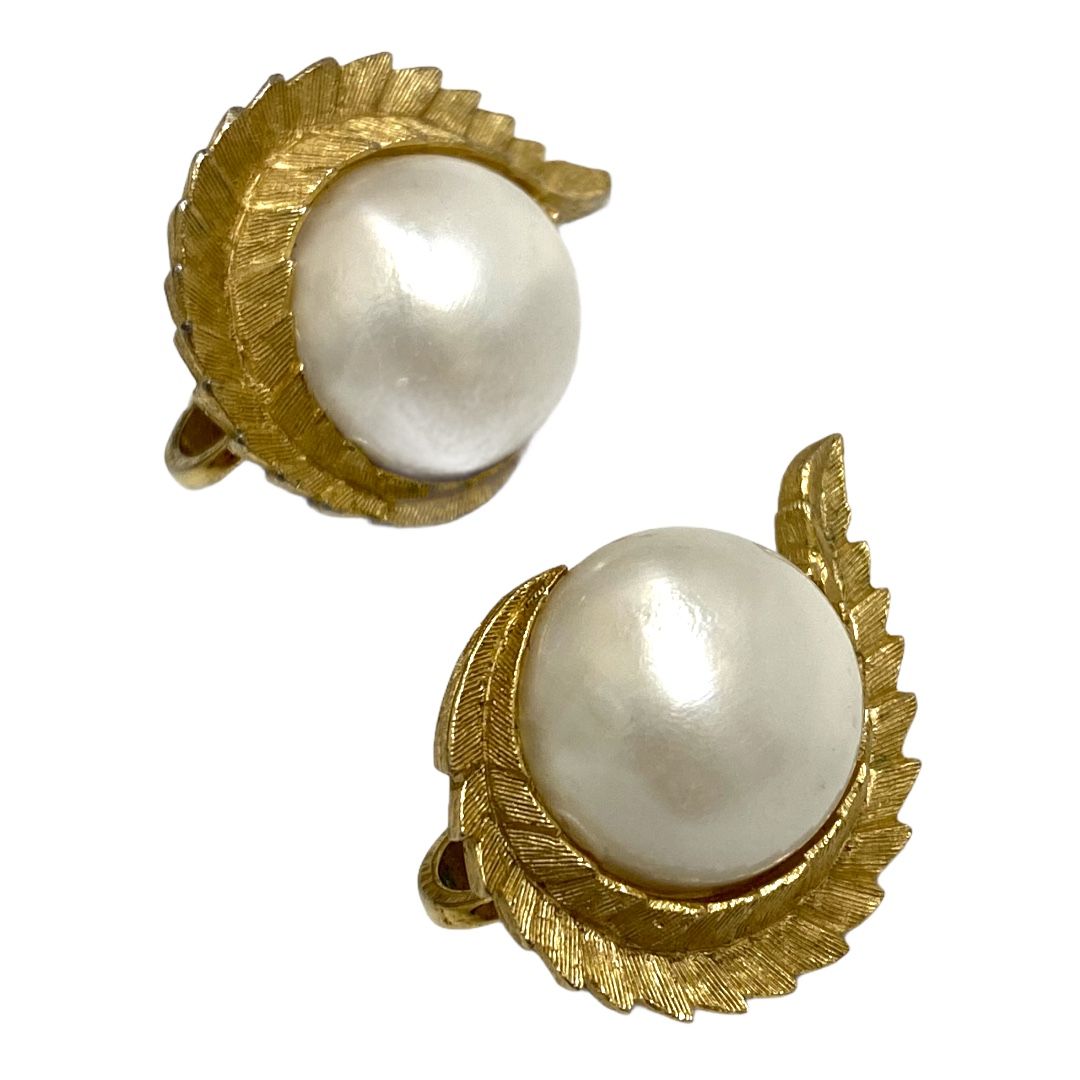 Vintage Trifari Pearl Earrings