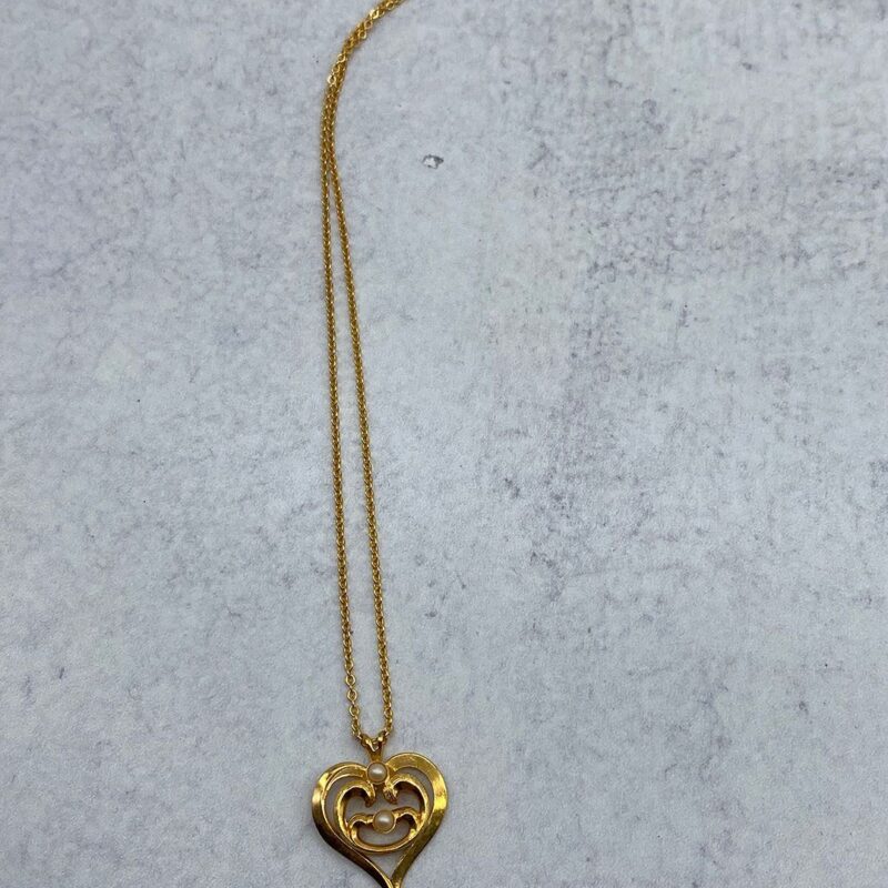 vintage heart pendant