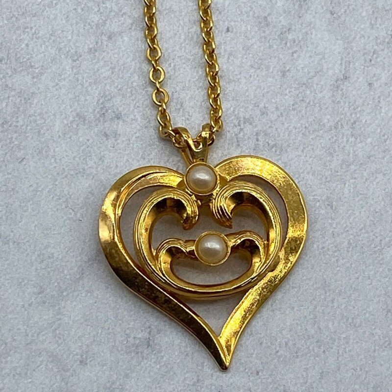 vintage heart pendant