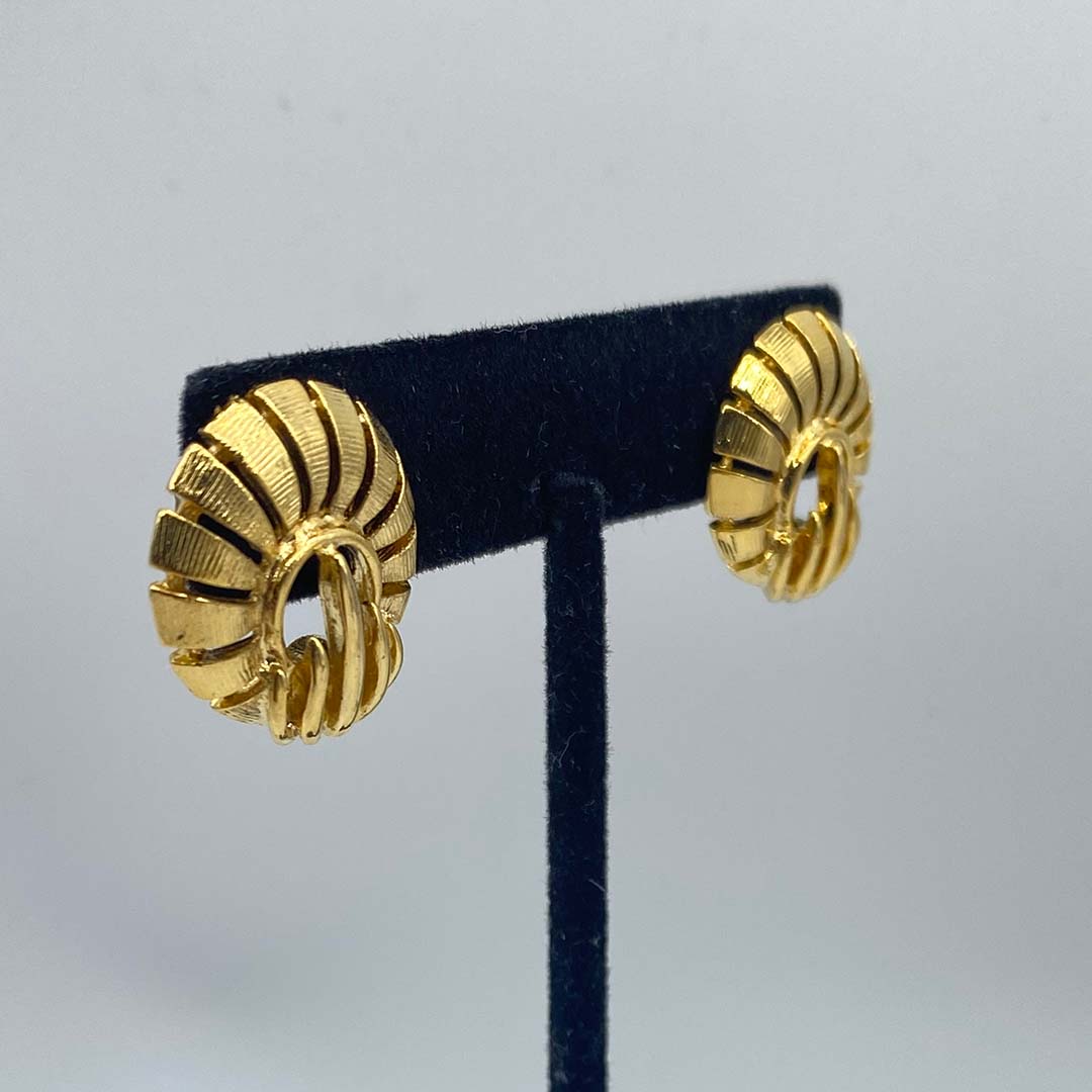 1980s pierced tailored earrings