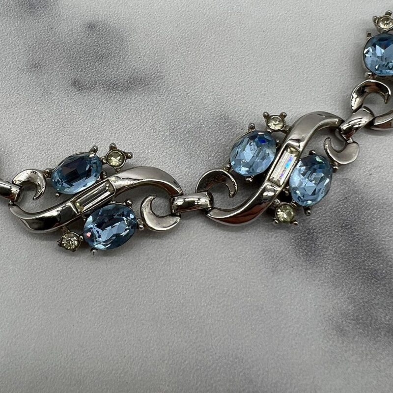 1950s Trifari oval rhinestone necklace