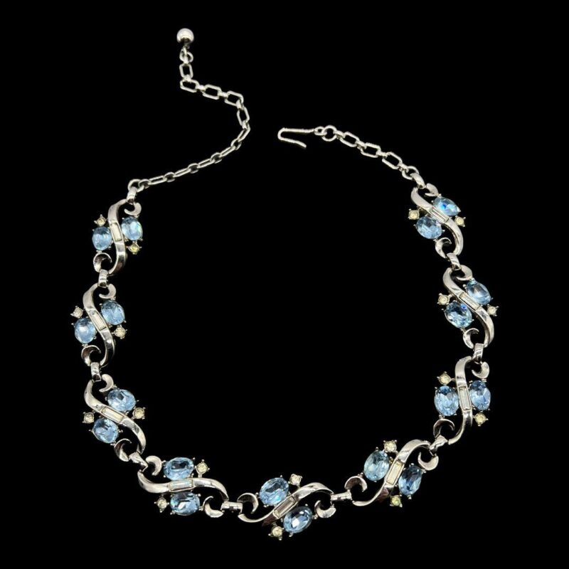 1950s Trifari oval rhinestone necklace