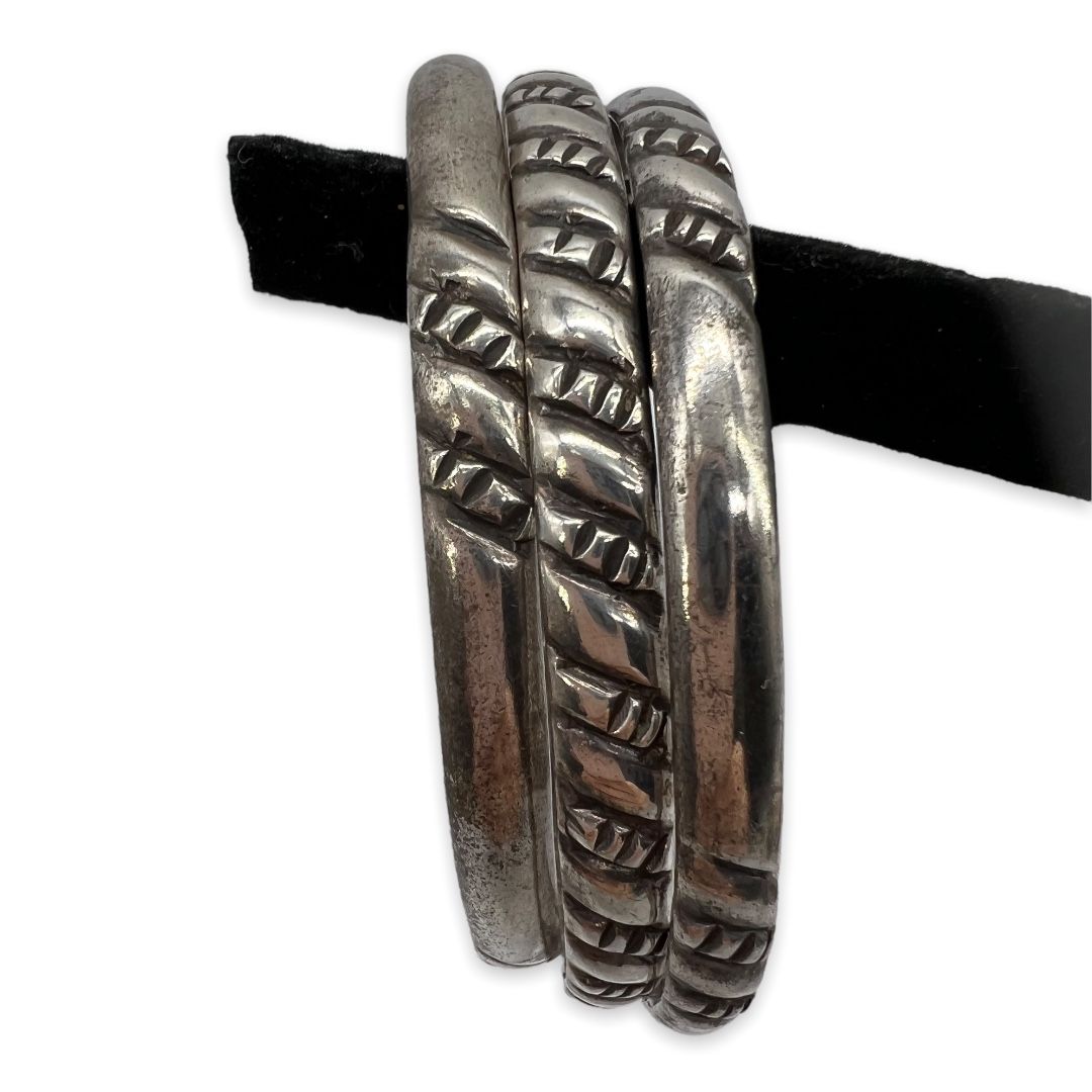 Mexican Sterling Bangle Marked ARY or ARV