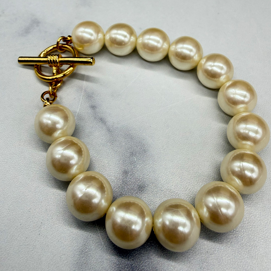 Lovely Faux Pearl Toggle Clasp Bracelet